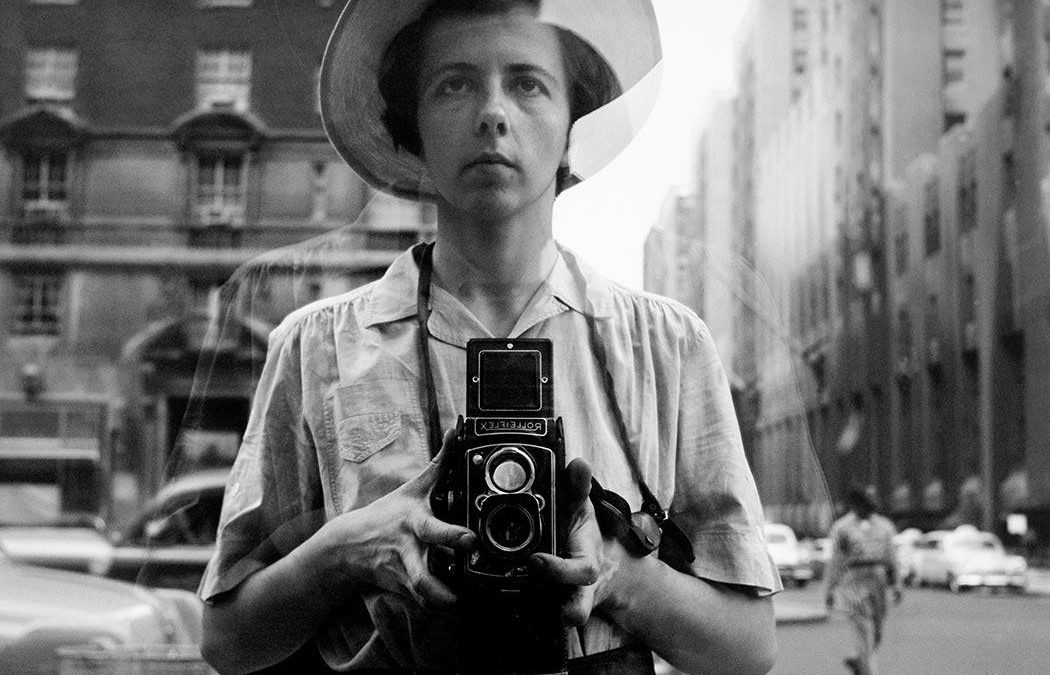 A genialidade de Vivian Maier em Self-Portraits