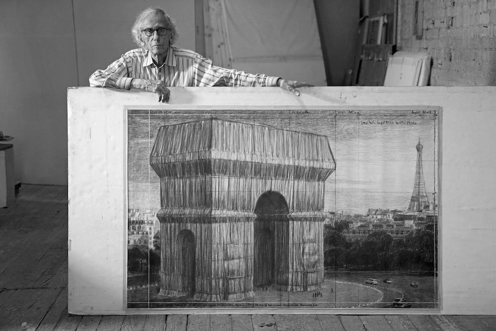 Arco do Triunfo é embrulhado com tecido – Christo e Jeanne-Claude